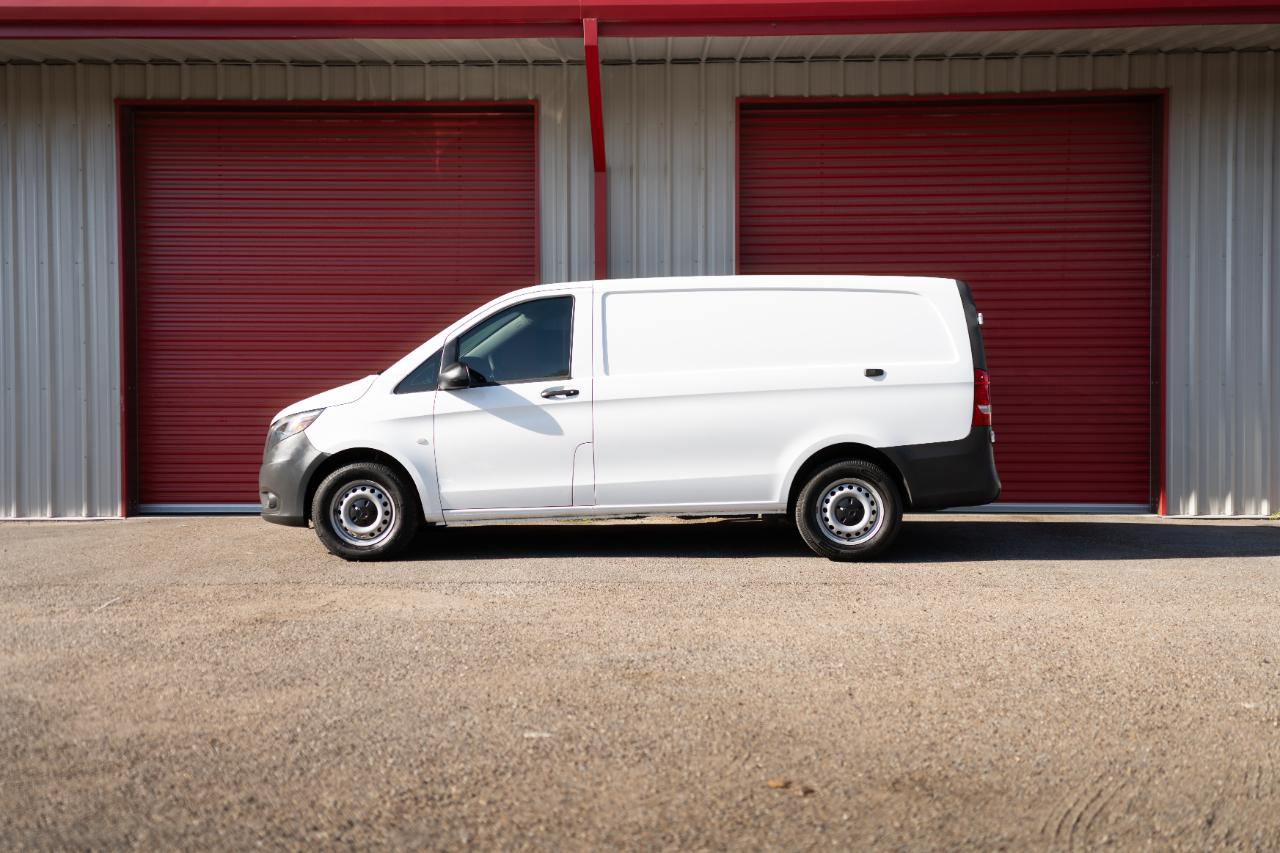 Mercedes-Benz Metris photo 3