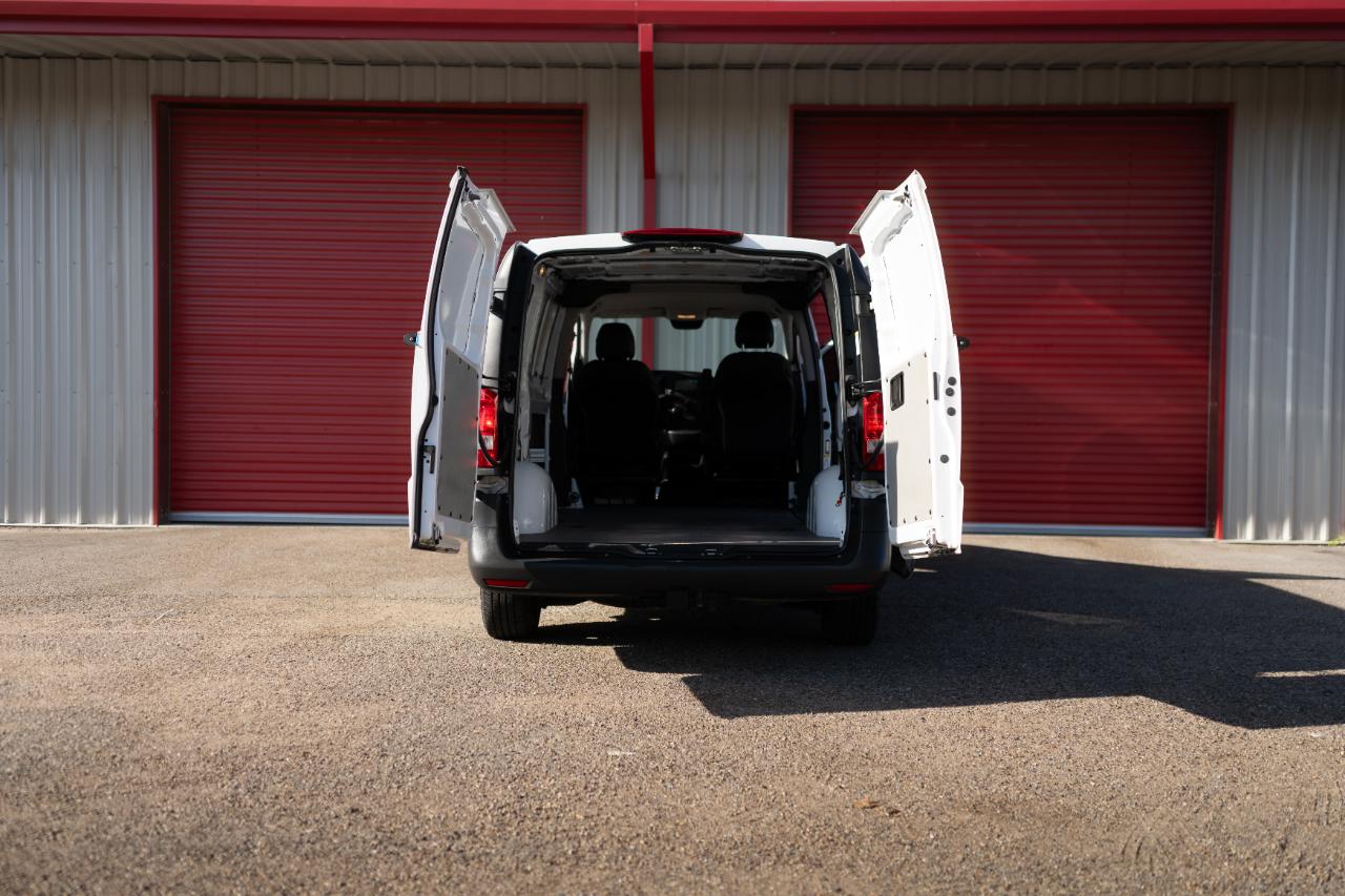 Mercedes-Benz Metris photo 6