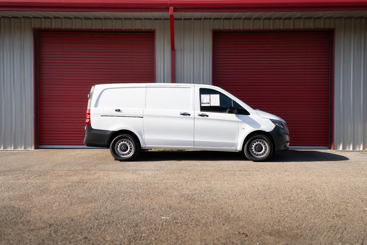 Mercedes-Benz Metris photo 7