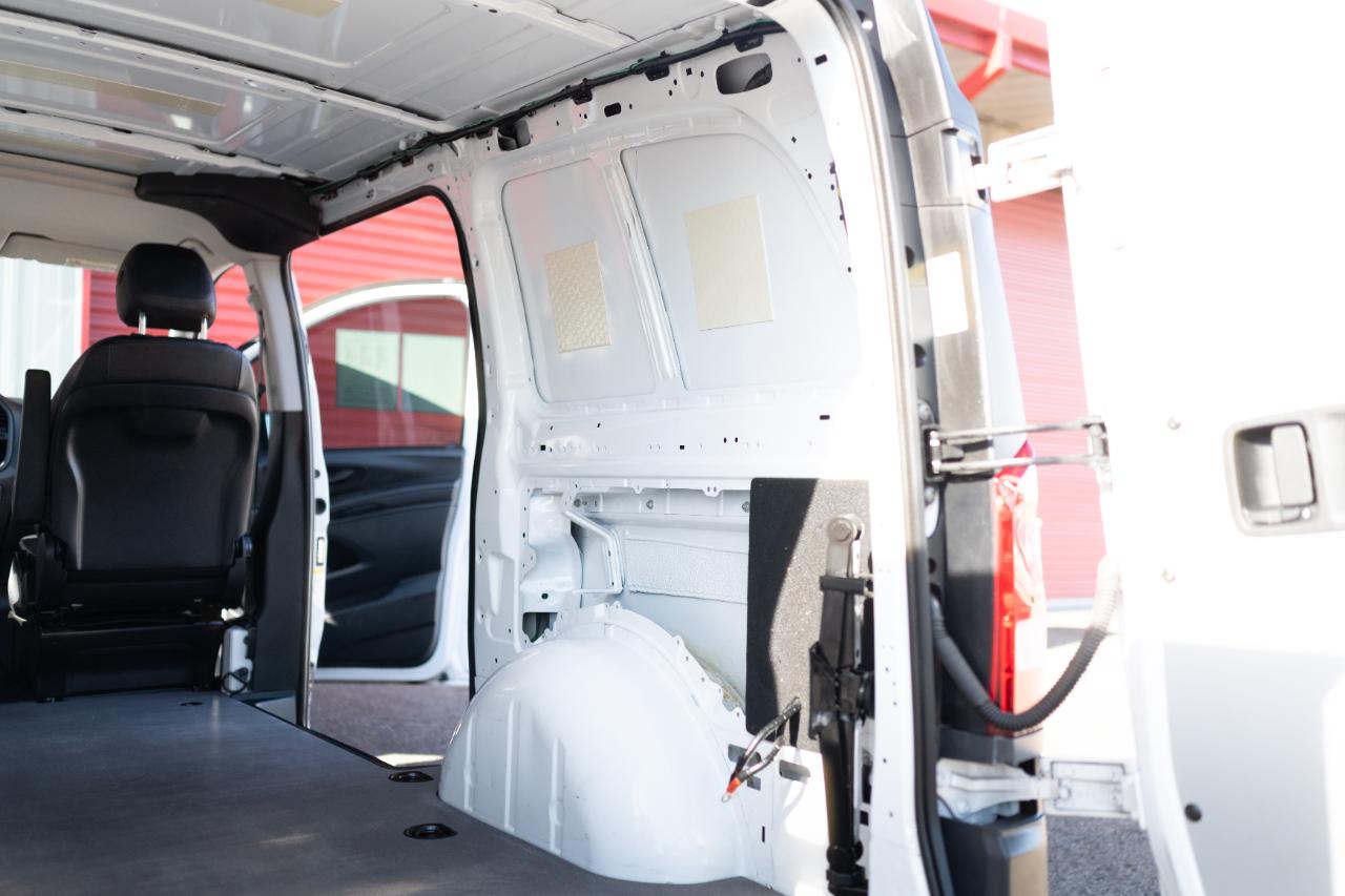 Mercedes-Benz Metris photo 21