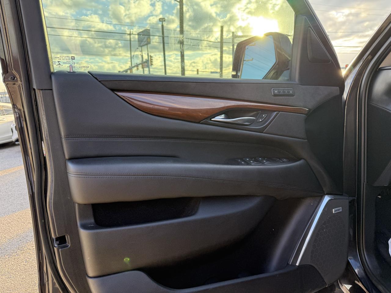 Cadillac Escalade 4WD 4dr Premium Luxury 2018