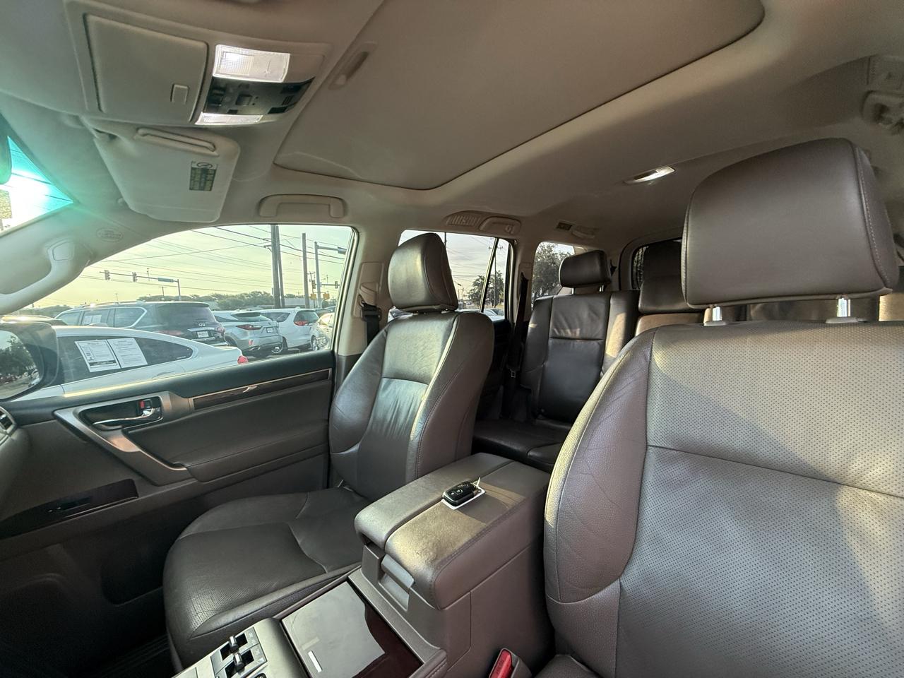 Lexus GX photo 15