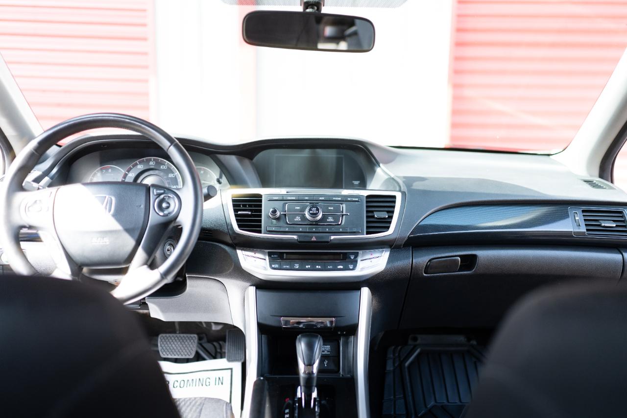 Honda Accord photo 8