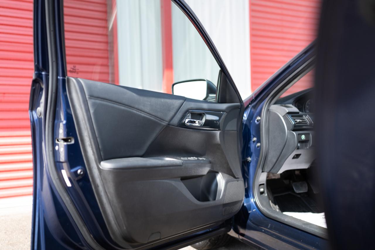 Honda Accord photo 11