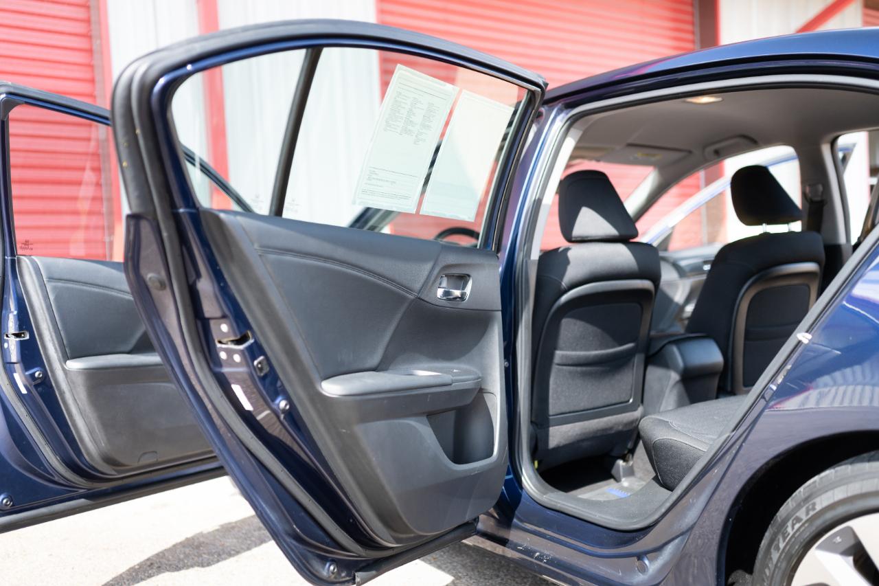 Honda Accord photo 14