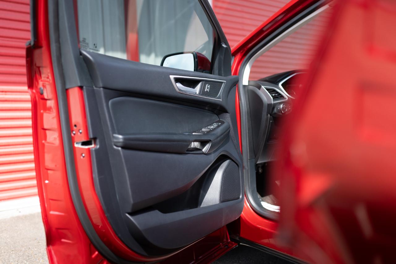 Ford Edge photo 11