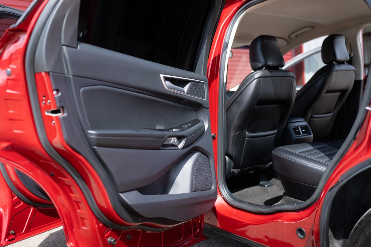 Ford Edge photo 14