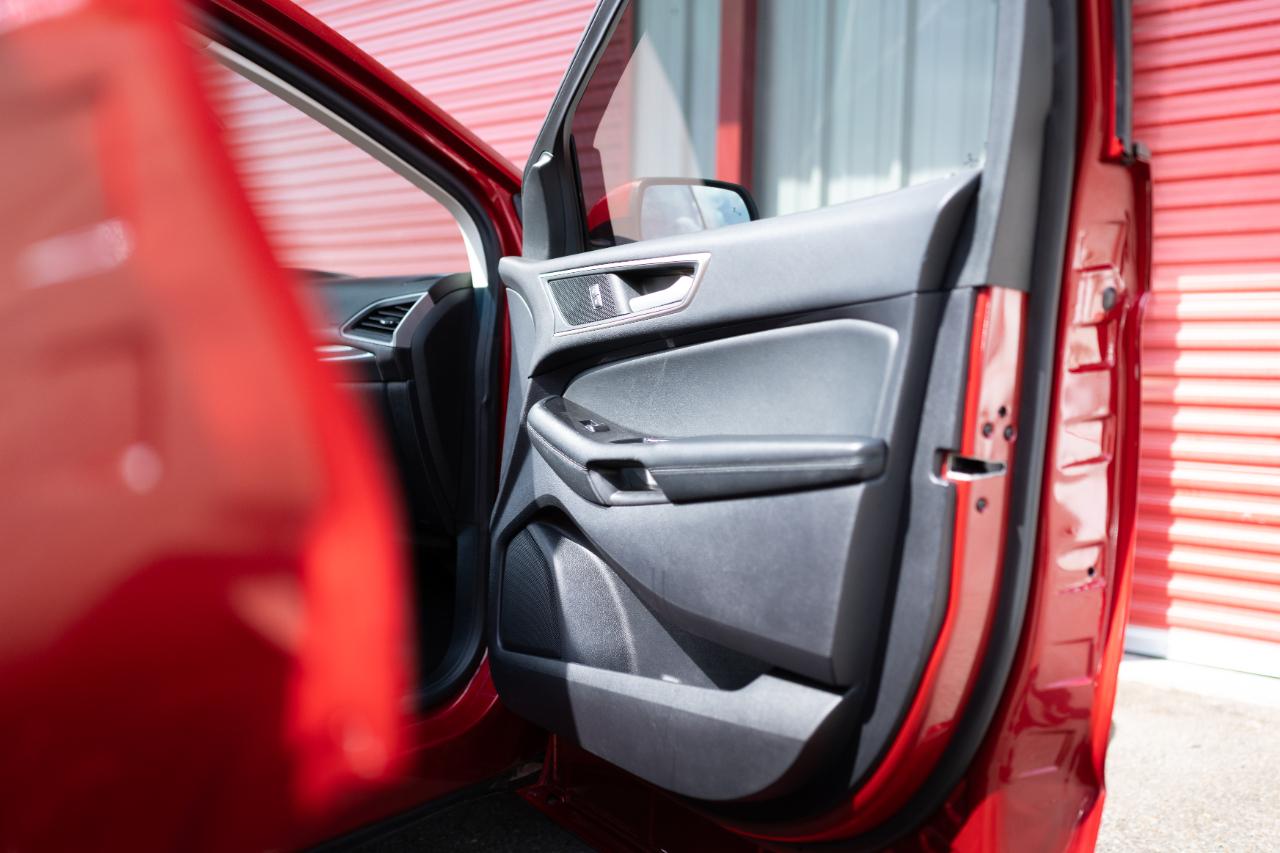 Ford Edge photo 17