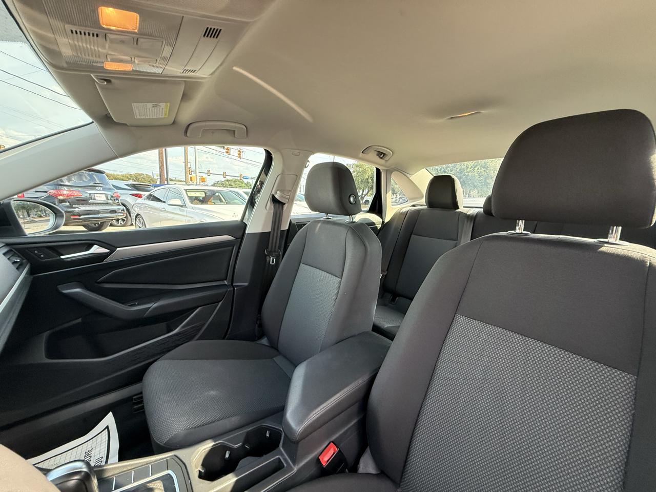 Volkswagen Jetta photo 15