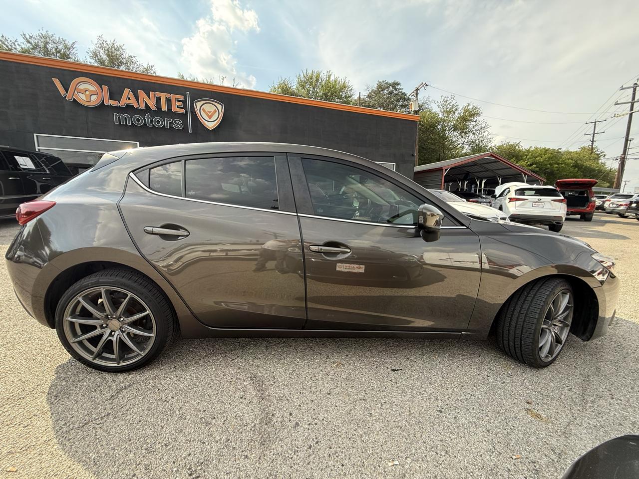 Mazda Mazda3 photo 2