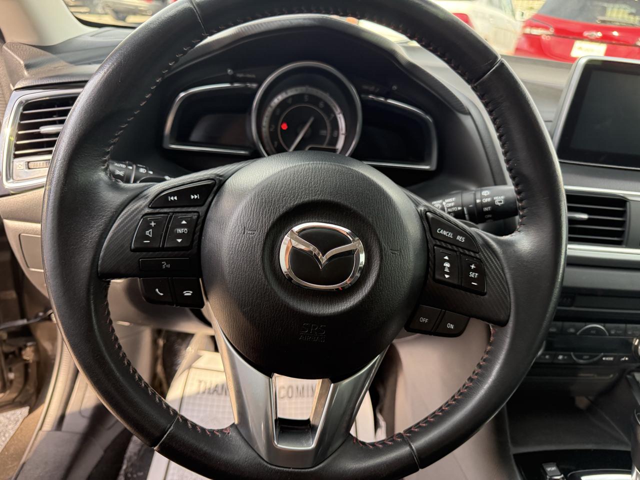 Mazda Mazda3 photo 11