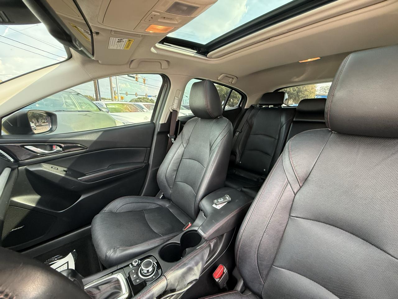 Mazda Mazda3 photo 16
