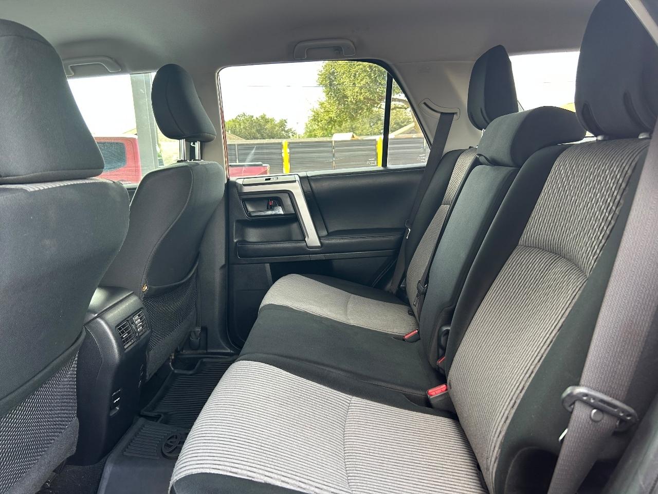 Toyota 4Runner photo 17