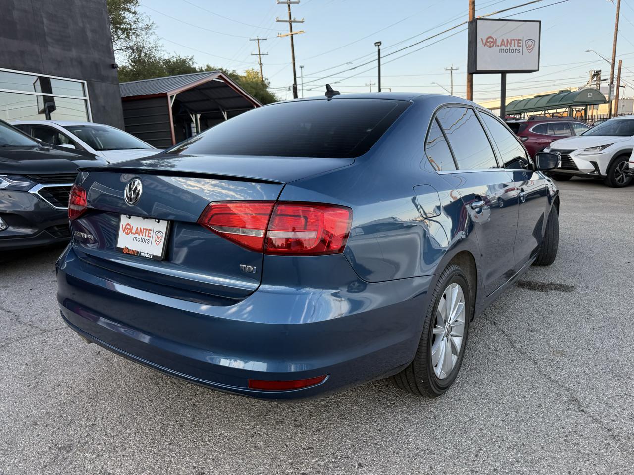 Volkswagen Jetta photo 3