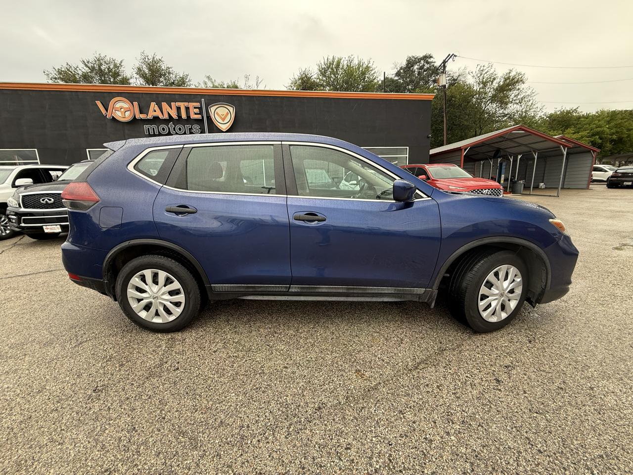 Nissan Rogue photo 2
