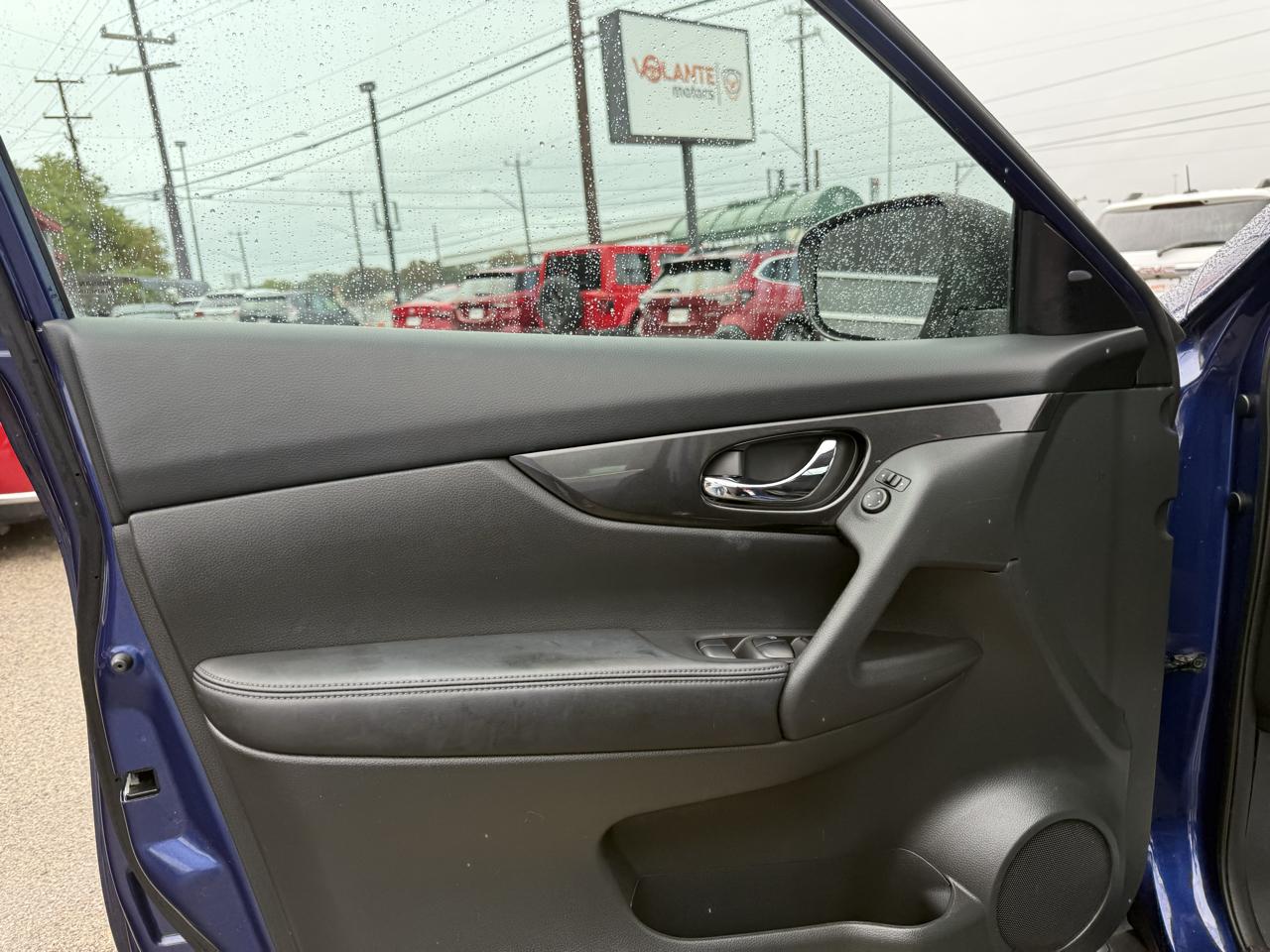 Nissan Rogue photo 9