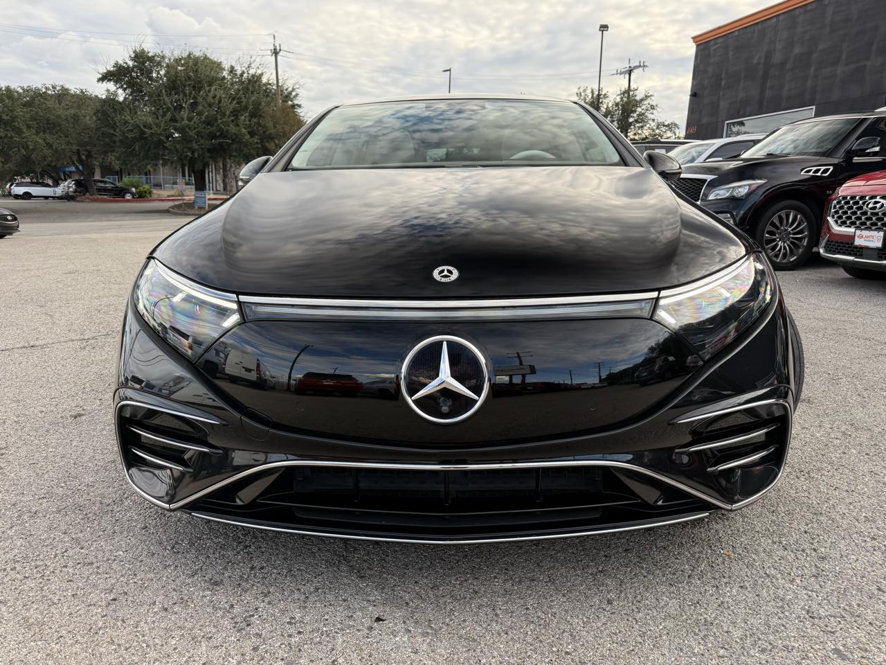 Mercedes-Benz EQS-Class Sedan photo 8