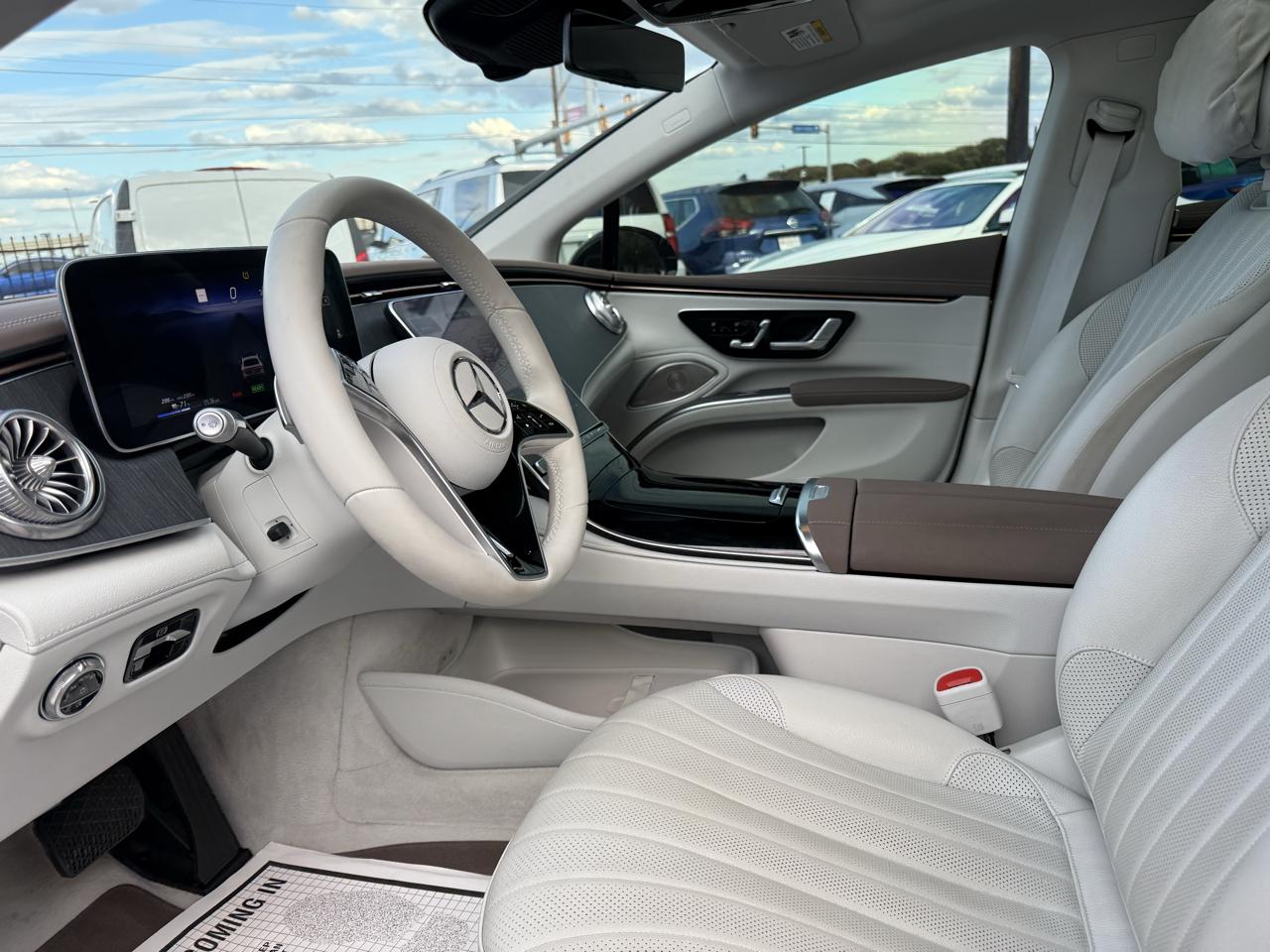 Mercedes-Benz EQS-Class Sedan photo 10