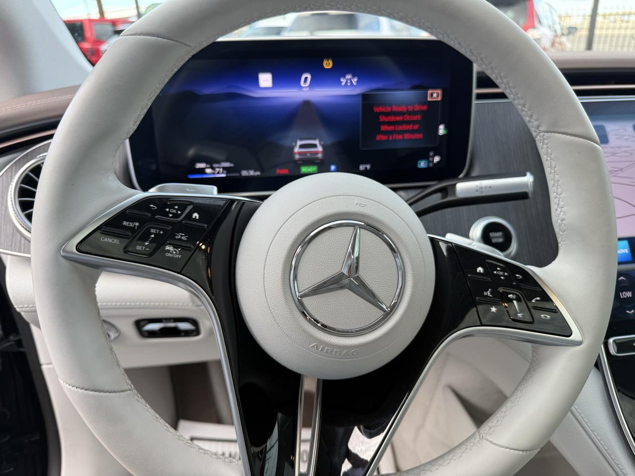 Mercedes-Benz EQS-Class Sedan photo 11