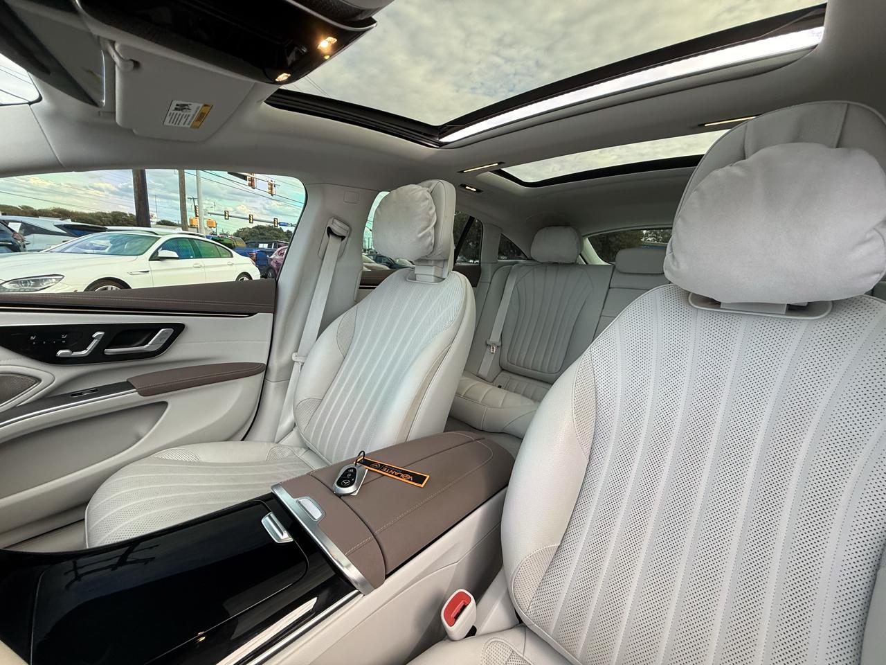 Mercedes-Benz EQS-Class Sedan photo 15