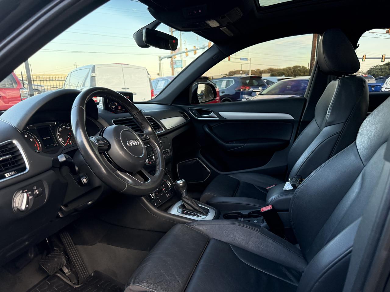 Audi Q3 photo 10