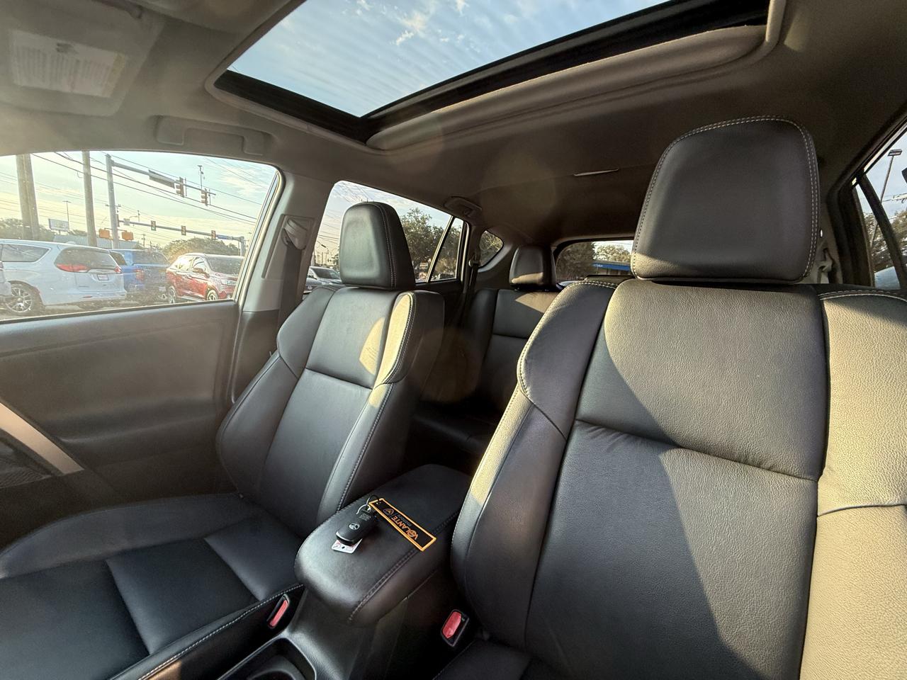 Toyota RAV4 photo 15