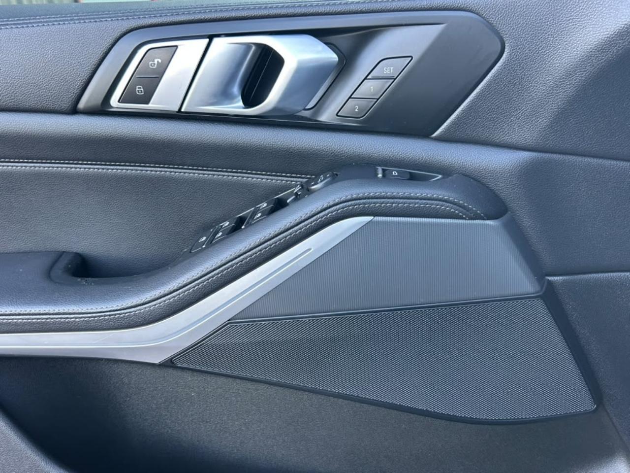 BMW X5 photo 8