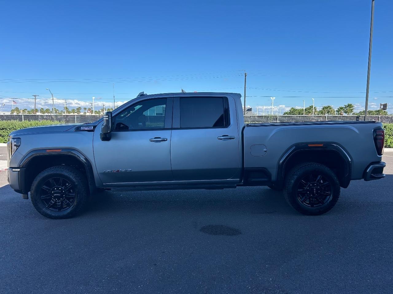 GMC Sierra 2500HD 4WD Crew Cab 159" AT4 2024
