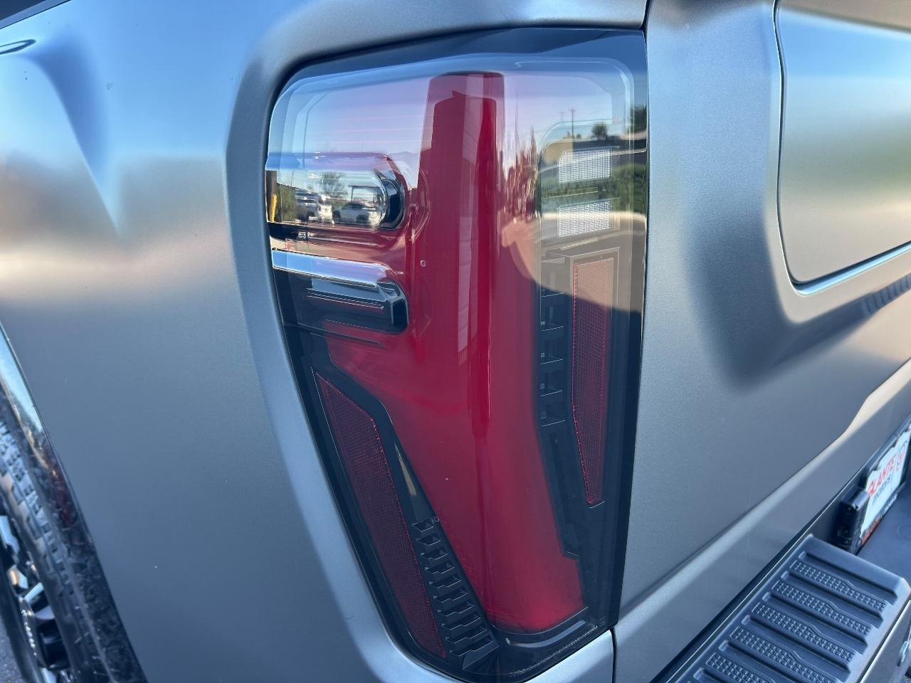 GMC Sierra 2500HD 4WD Crew Cab 159" AT4 2024