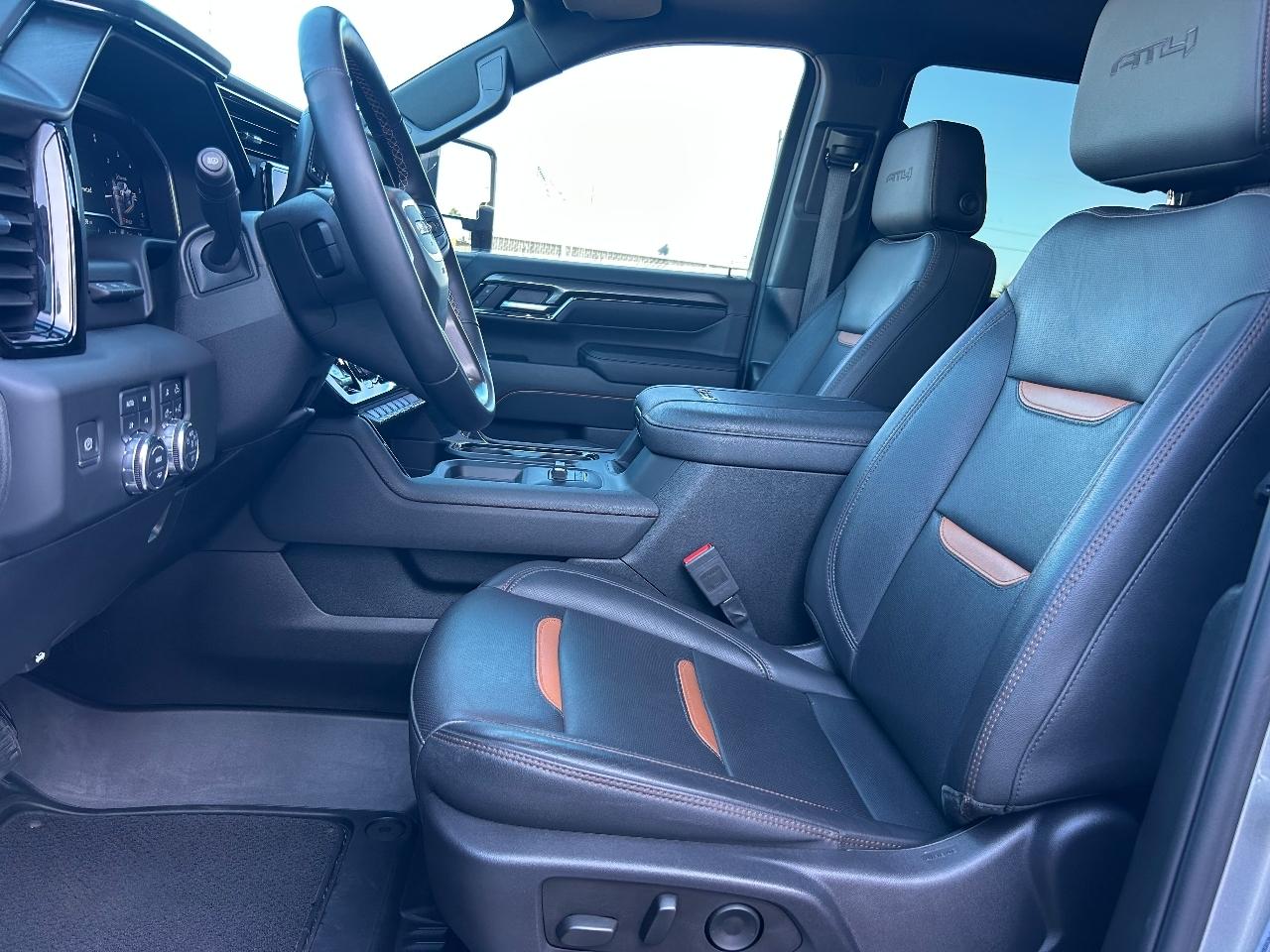 GMC Sierra 2500HD 4WD Crew Cab 159" AT4 2024
