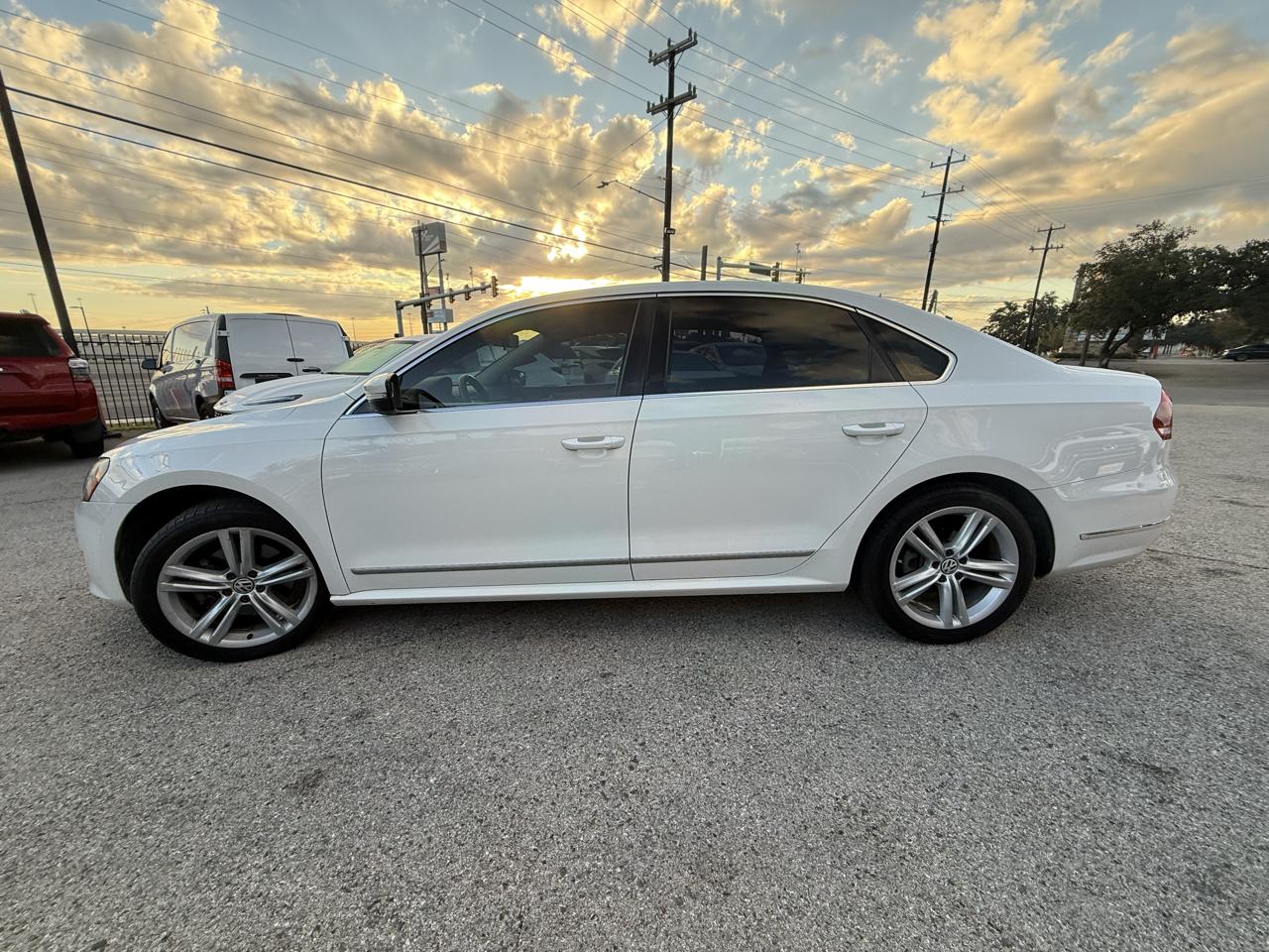 Volkswagen Passat 4dr Sdn 2.0L Manual TDI SE 2015
