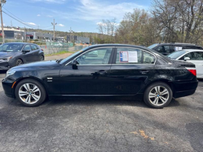 BMW 5-Series 528xi 2009