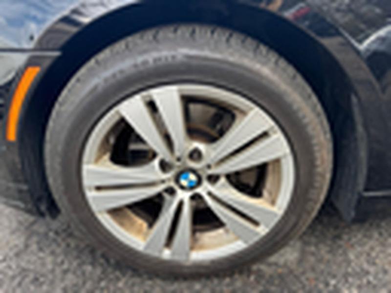 BMW 5-Series 528xi 2009