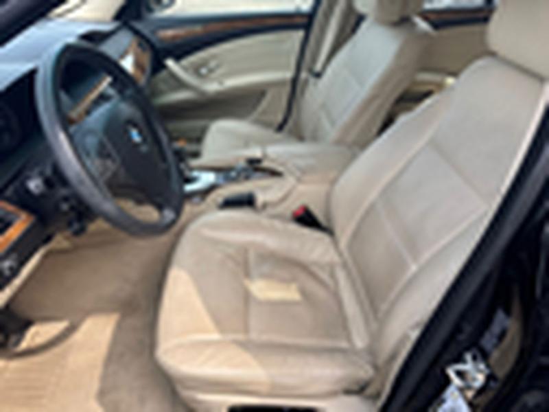 BMW 5-Series 528xi 2009