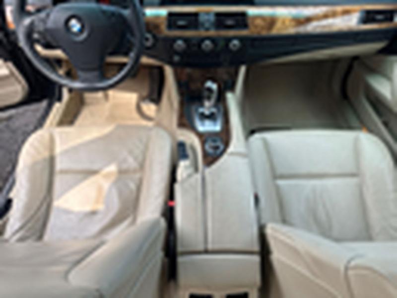 BMW 5-Series 528xi 2009
