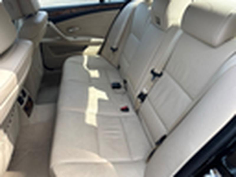 BMW 5-Series 528xi 2009