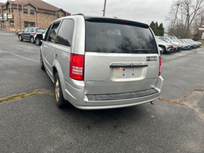 Chrysler Town & Country Touring 2010