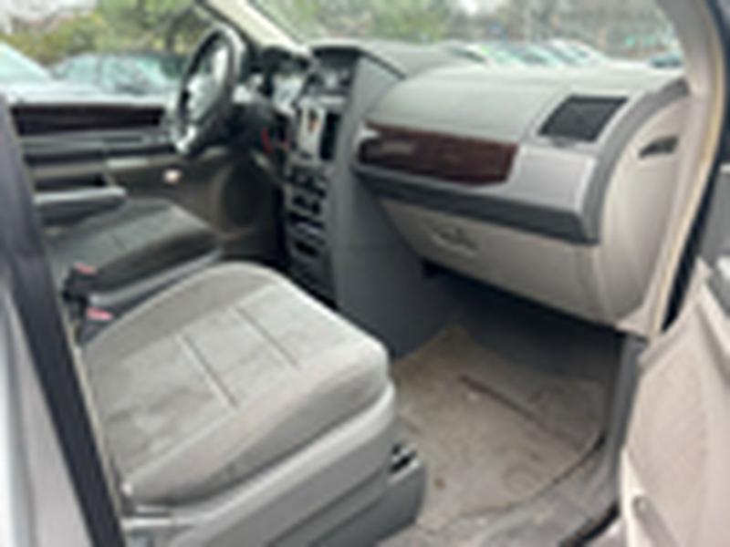 Chrysler Town & Country Touring 2010