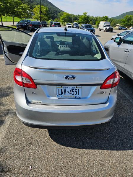 Ford Fiesta SE Sedan 2012