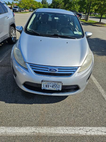 Ford Fiesta SE Sedan 2012