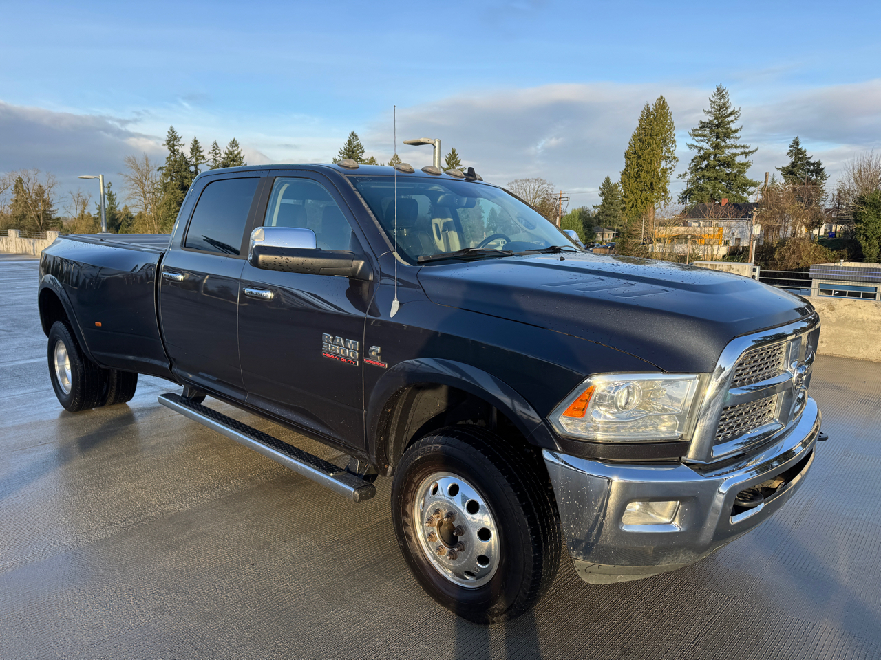 RAM 3500 Laramie Crew Cab LWB 4WD DRW 2013