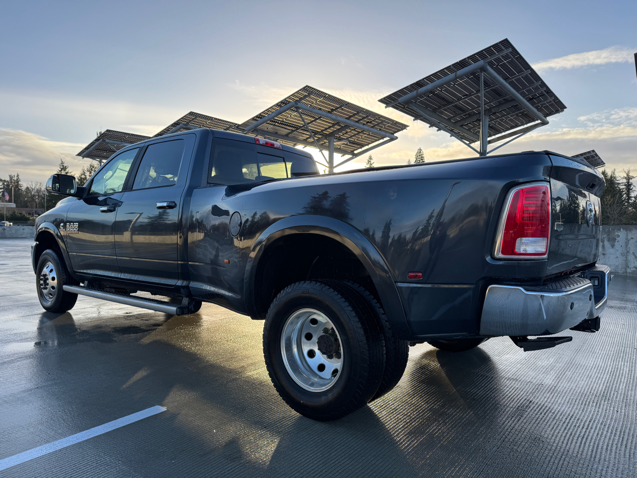RAM 3500 Laramie Crew Cab LWB 4WD DRW 2013