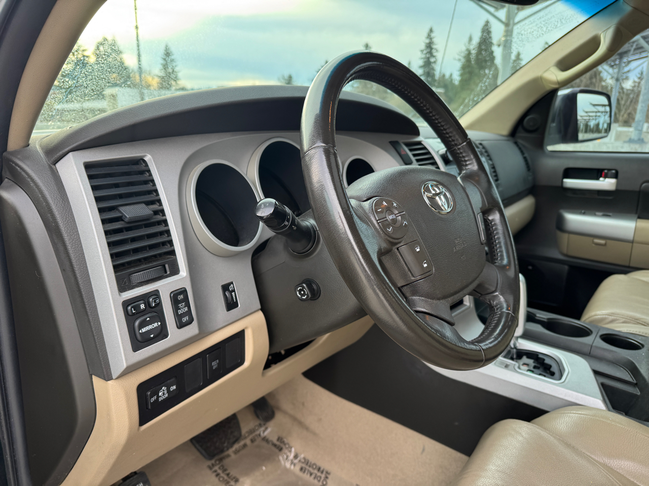 Toyota Tundra Limited CrewMax 5.7L 4WD 2008