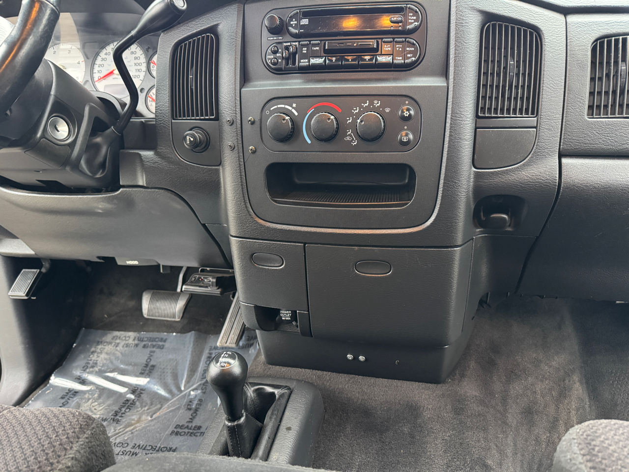 Dodge Ram 2500 ST Quad Cab Short Bed 4WD 2003