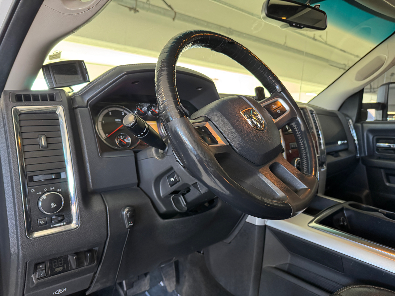 RAM 2500 Laramie Crew Cab LWB 4WD 2011