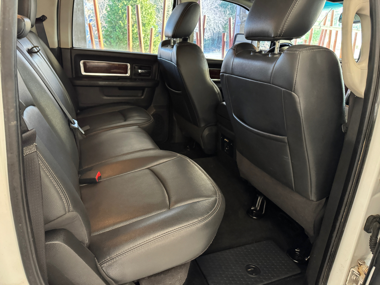 RAM 2500 Laramie Crew Cab LWB 4WD 2011