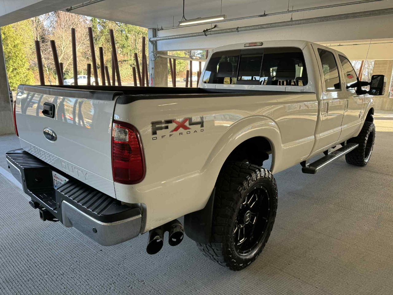 Ford F-350 SD Lariat Crew Cab Long Bed 4WD 2011