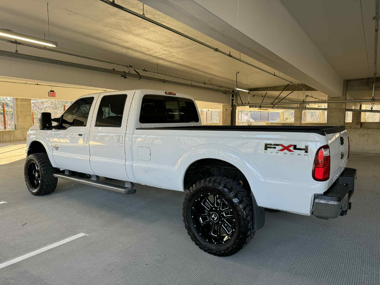 Ford F-350 SD Lariat Crew Cab Long Bed 4WD 2011