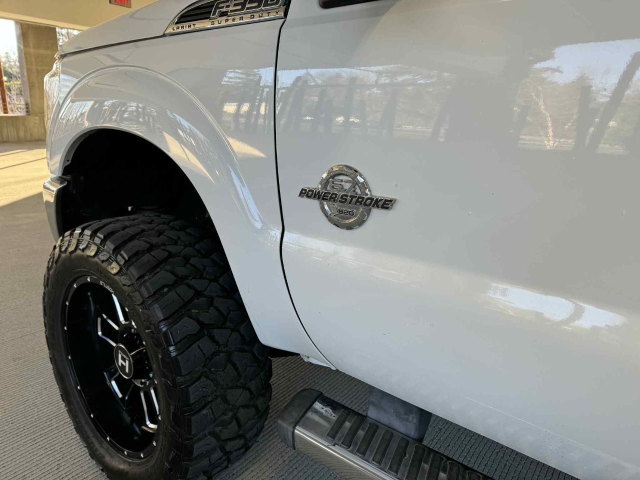 Ford F-350 SD Lariat Crew Cab Long Bed 4WD 2011