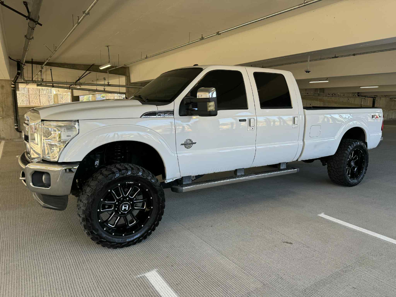 Ford F-350 SD Lariat Crew Cab Long Bed 4WD 2011